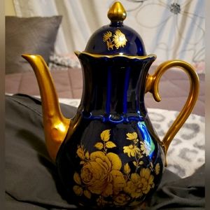 Tea pitcher